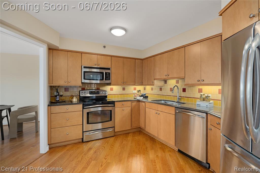 5000 Town Center Property Photo 12
