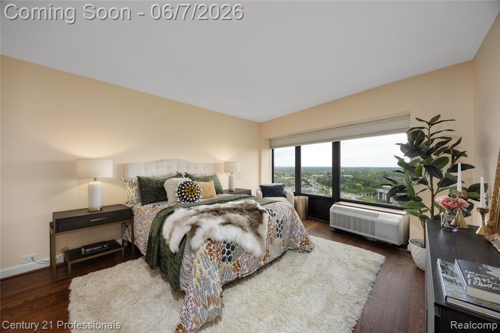 5000 Town Center Property Photo 17