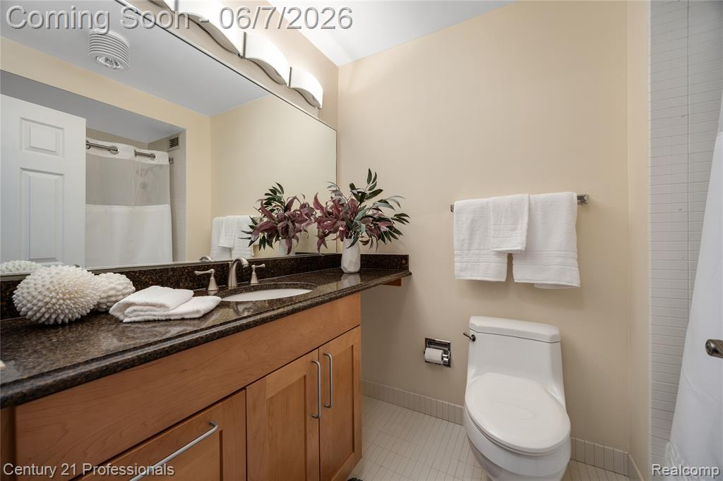 5000 Town Center Property Photo 20