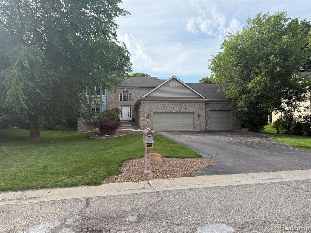 8318 Mill Pointe Court Property Photo 1