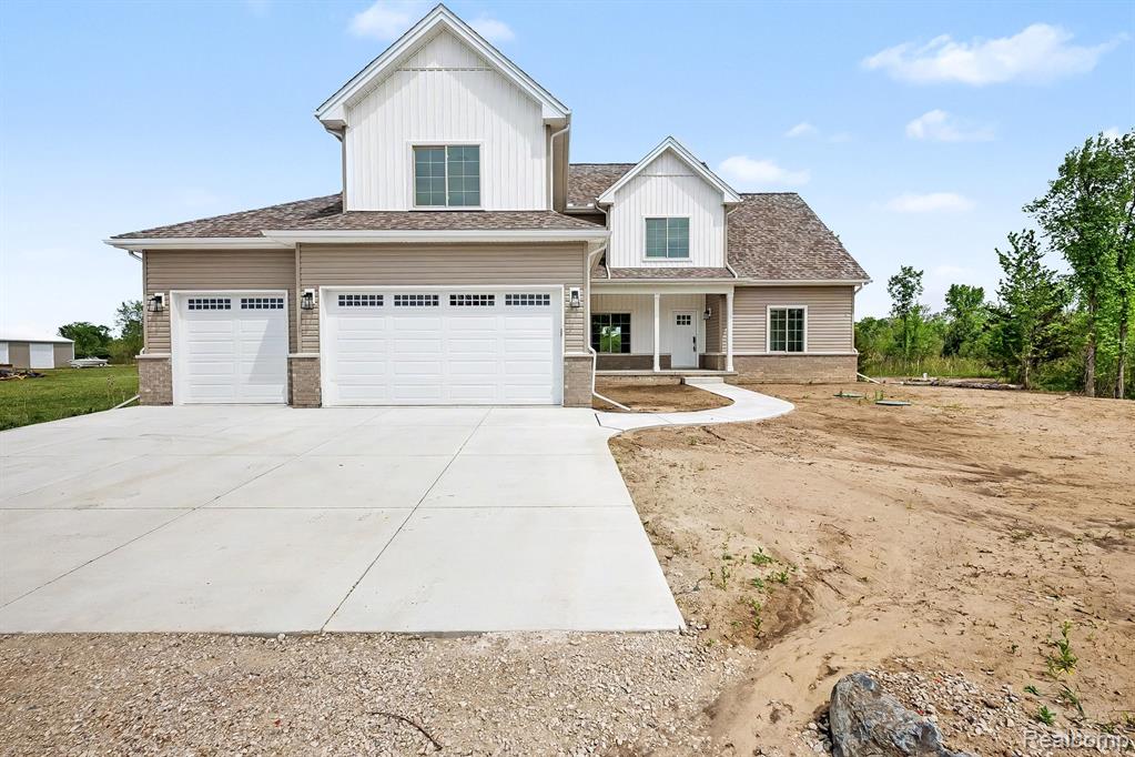 57560 Omo Road Property Photo 2