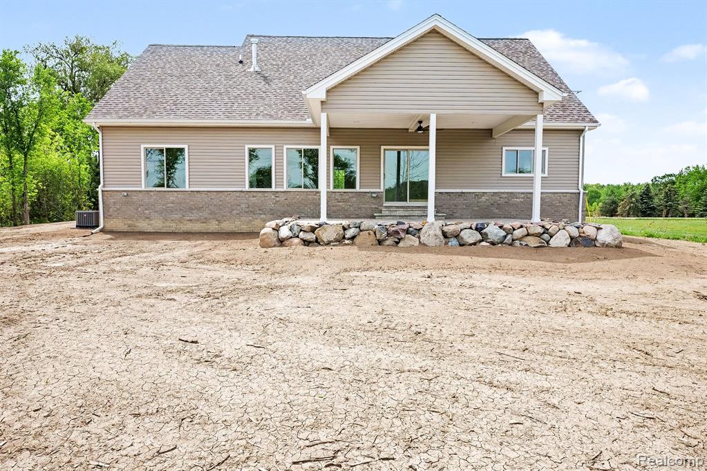 57560 Omo Road Property Photo 4