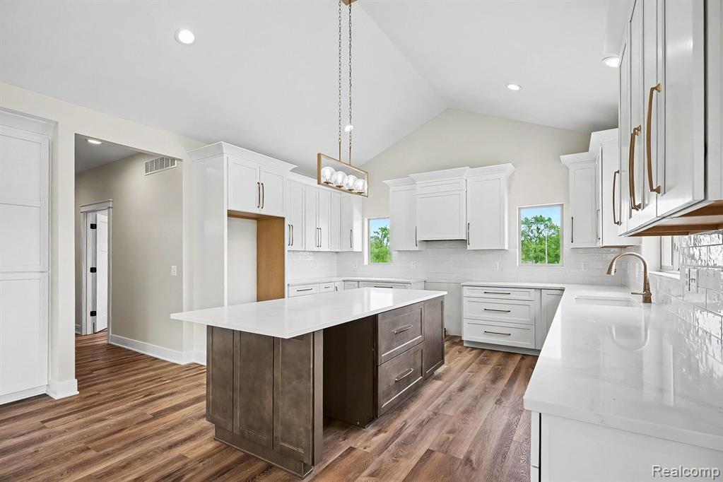 57560 Omo Road Property Photo 12
