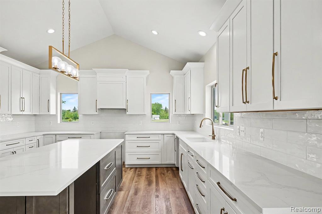 57560 Omo Road Property Photo 14