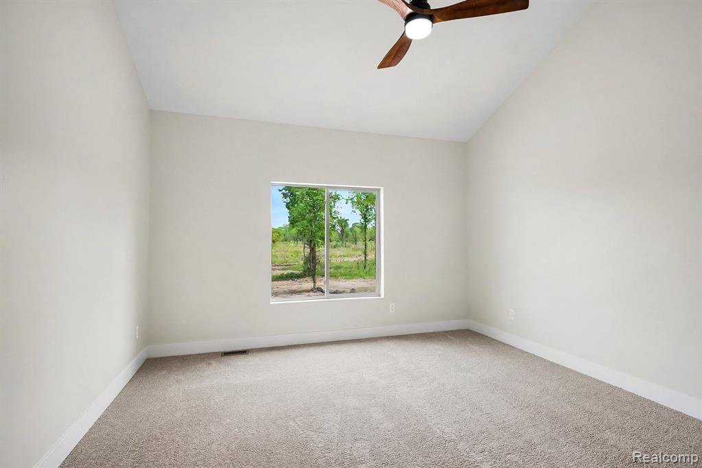 57560 Omo Road Property Photo 17