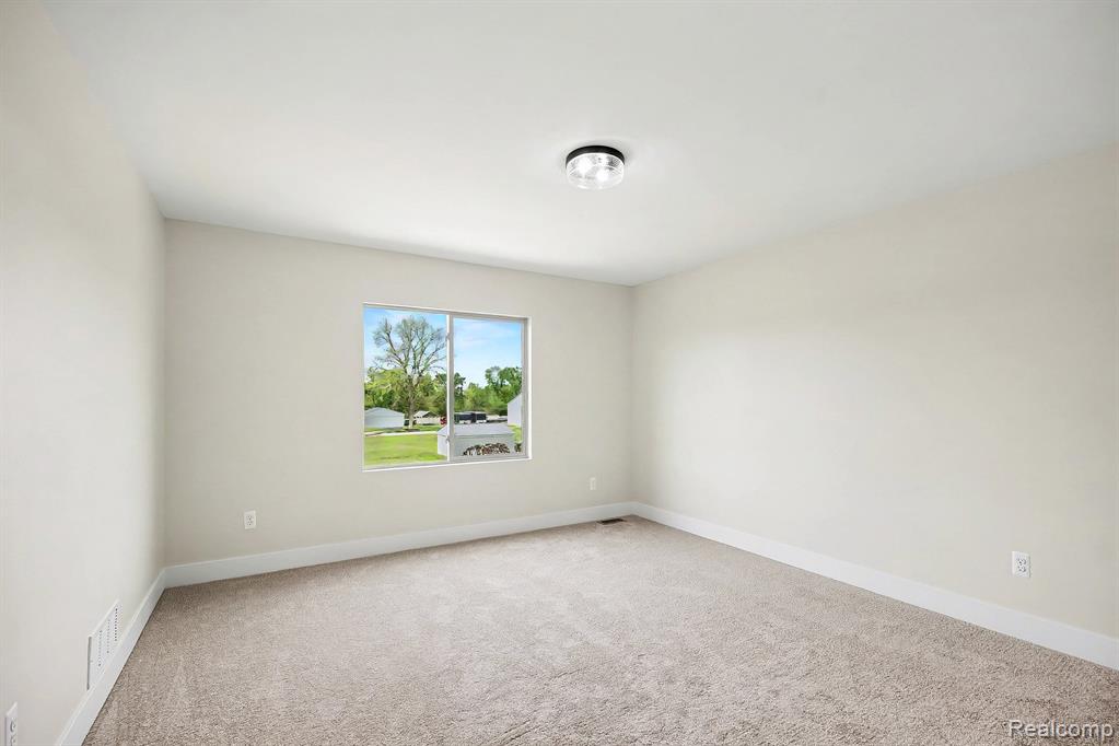57560 Omo Road Property Photo 30