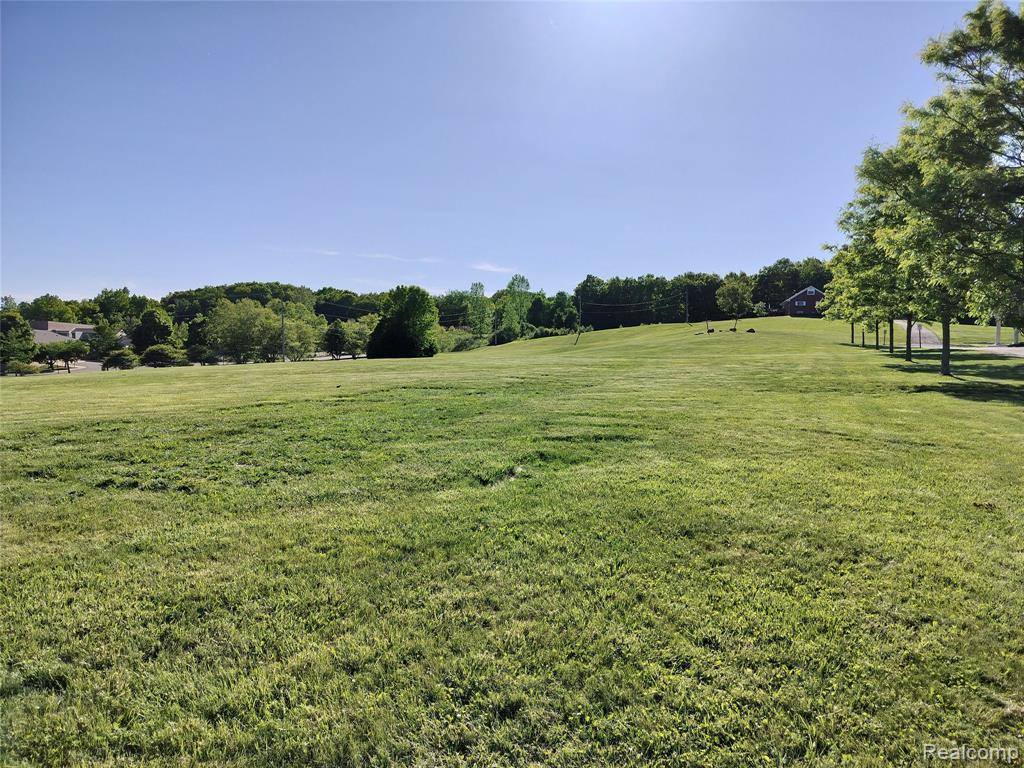 000 N Squirrel Road Property Photo 1