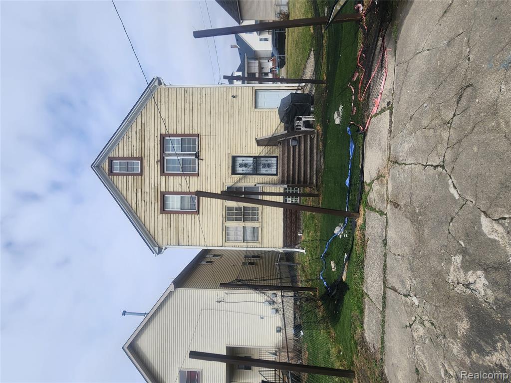 2400 Danforth Street Property Photo 5
