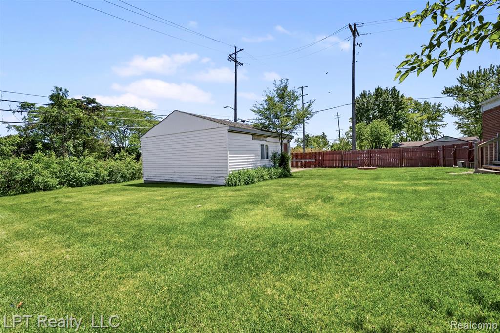 18181 Winwood Court Property Photo 4
