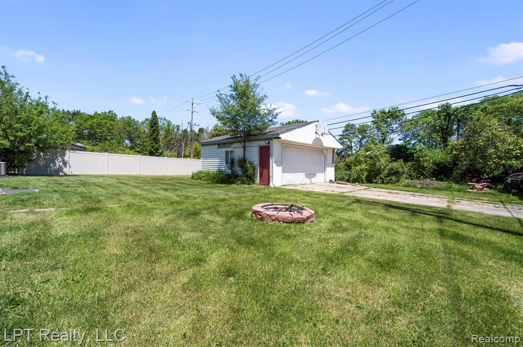 18181 Winwood Court Property Photo 6