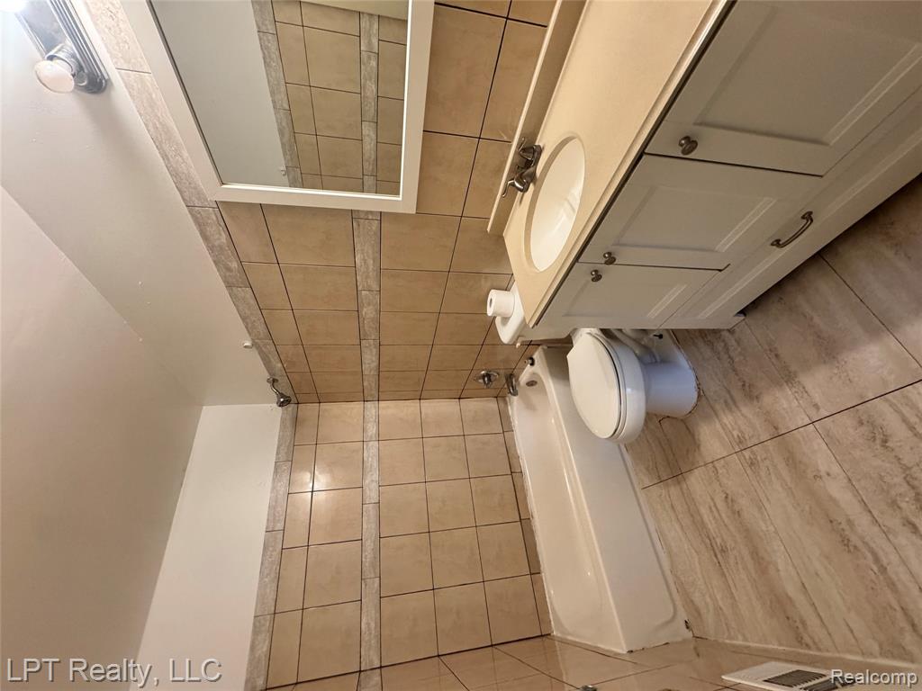 18181 Winwood Court Property Photo 16