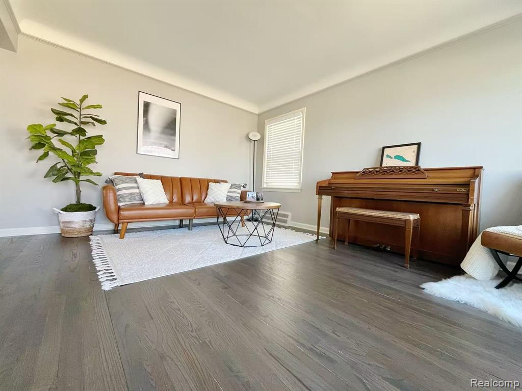 3303 Chester Road Property Photo 8