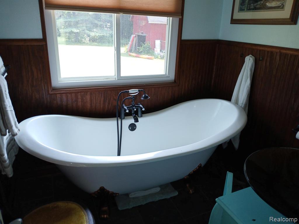 18073 Sharon Valley Road Property Photo 8