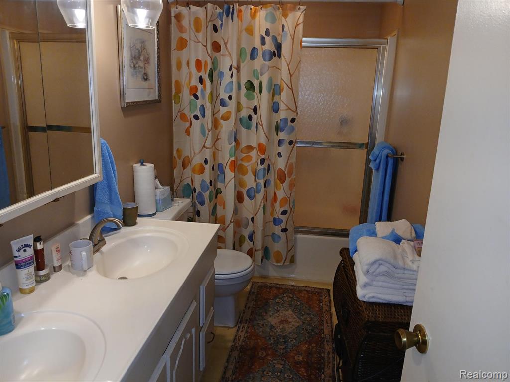 18073 Sharon Valley Road Property Photo 11