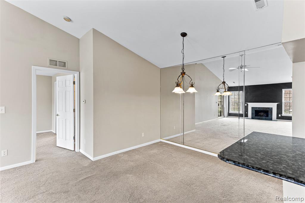 3553 Oakmonte Boulevard Property Photo 9