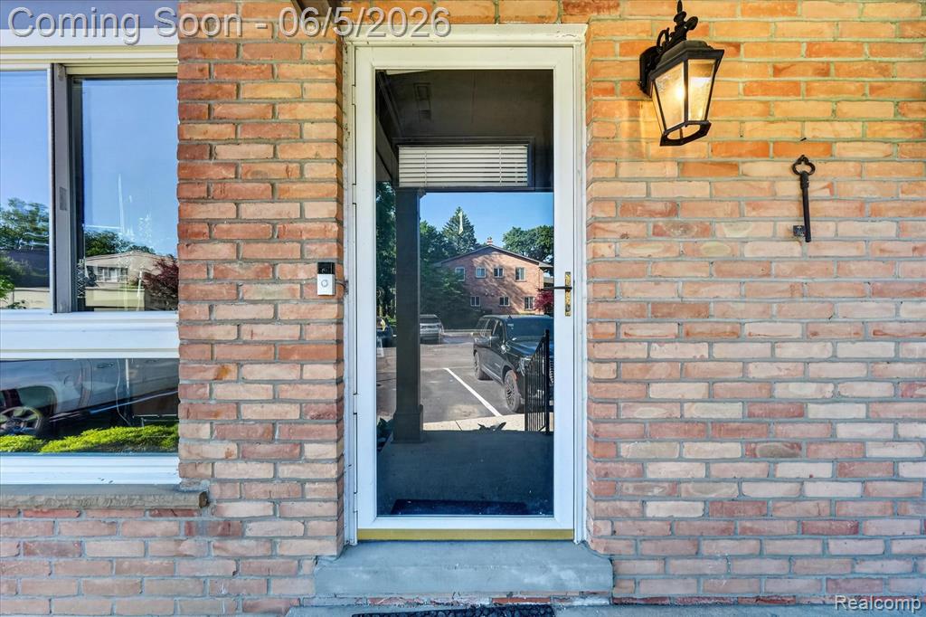 1035 N Old Woodward Avenue Property Photo 3