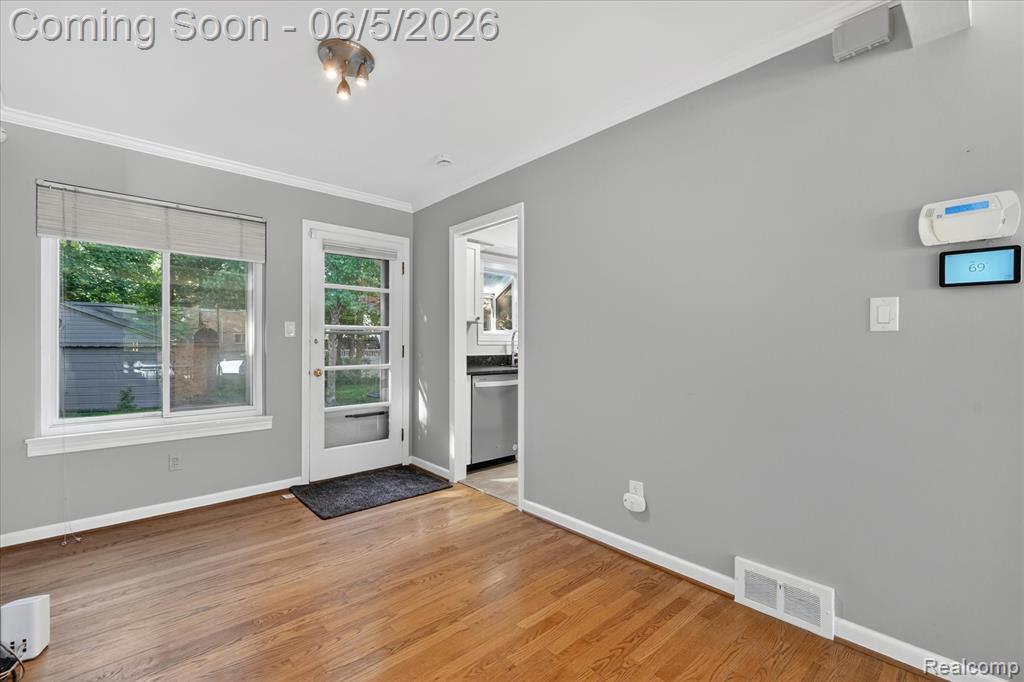 1035 N Old Woodward Avenue Property Photo 9