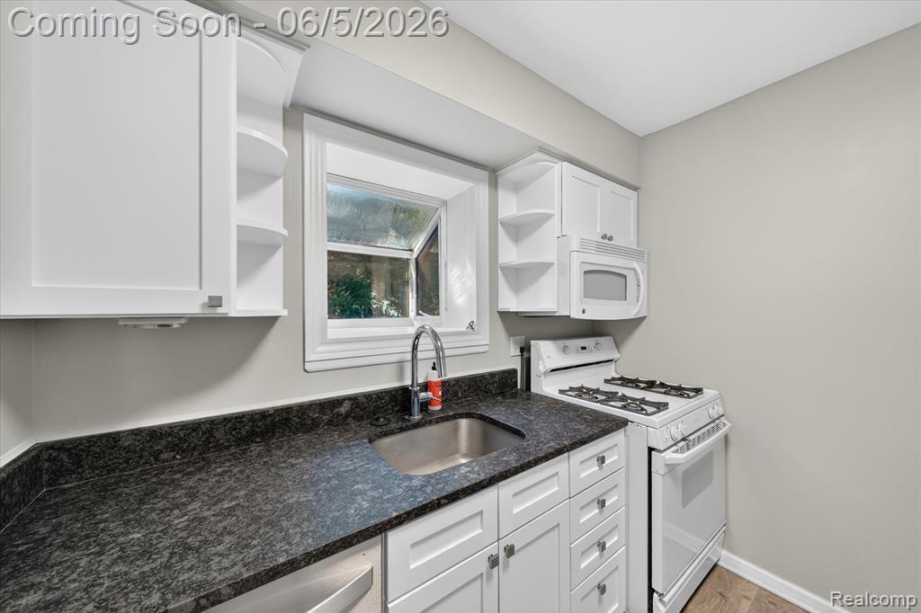 1035 N Old Woodward Avenue Property Photo 12