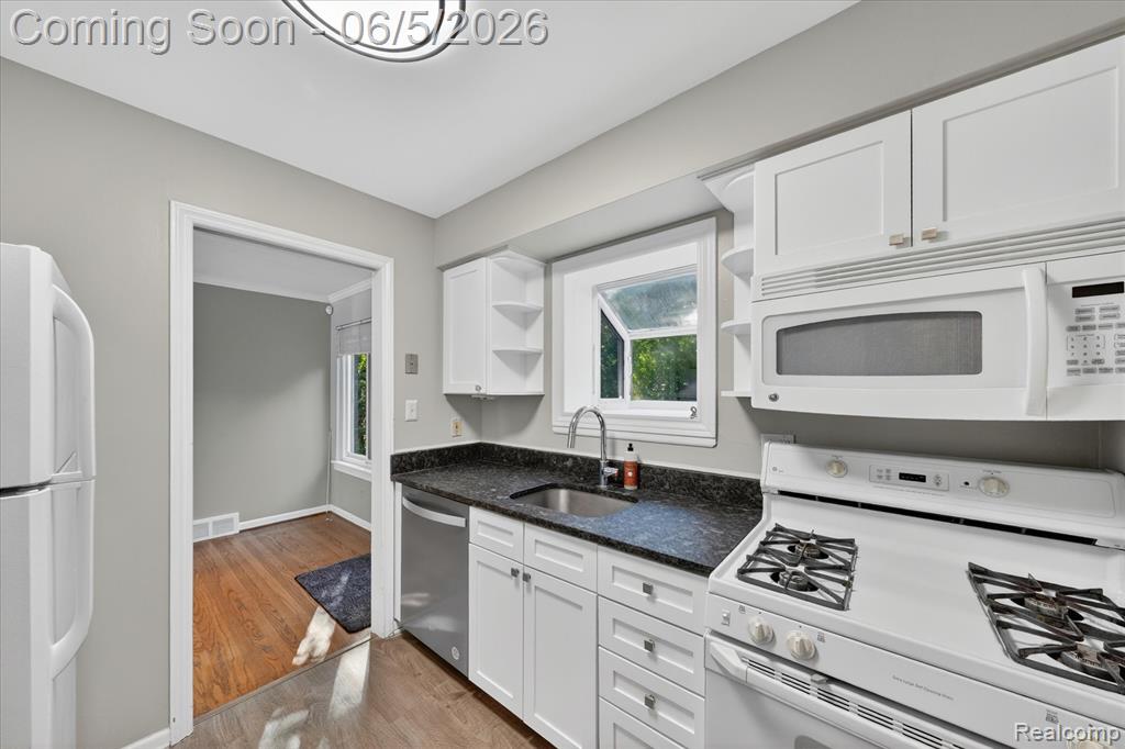 1035 N Old Woodward Avenue Property Photo 15