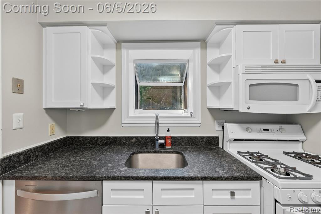 1035 N Old Woodward Avenue Property Photo 16
