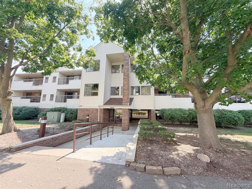 30450 Orchard Lake Road Property Photo 1