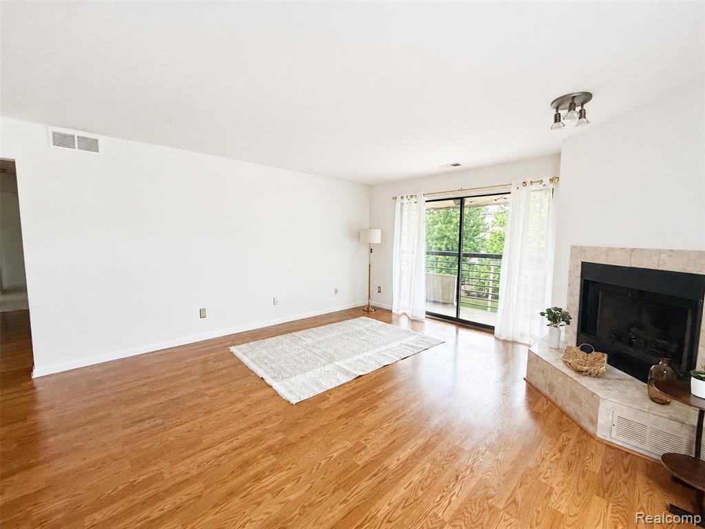 30450 Orchard Lake Road Property Photo 8