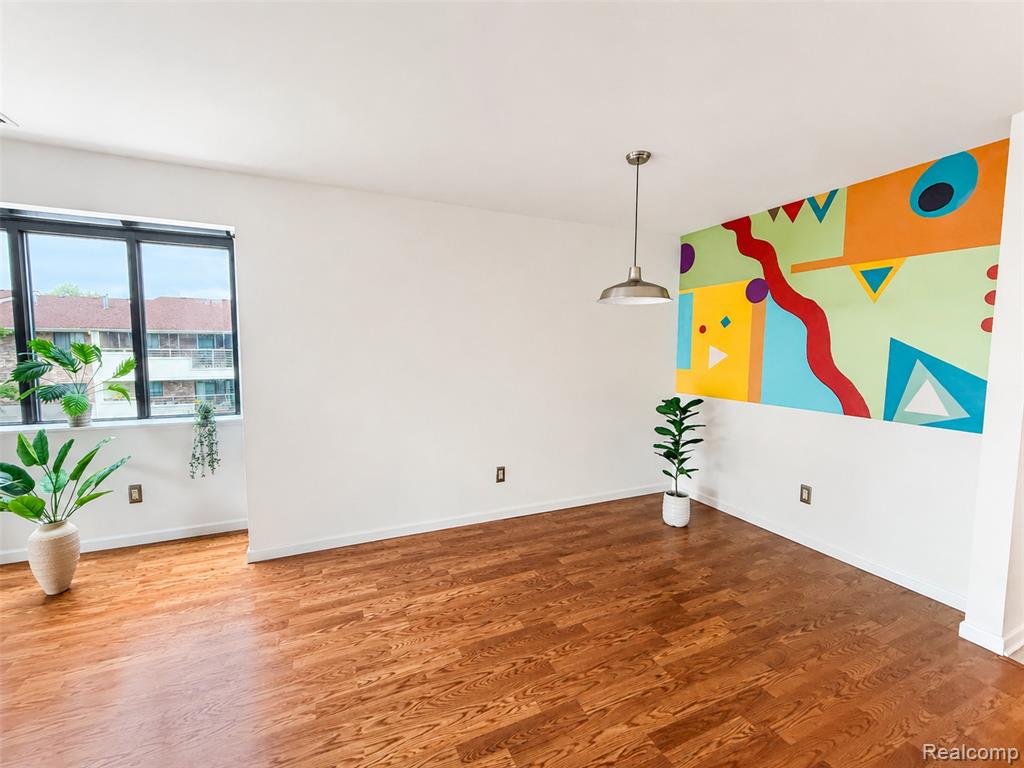 30450 Orchard Lake Road Property Photo 10