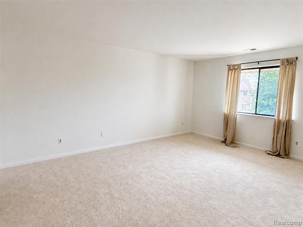 30450 Orchard Lake Road Property Photo 14
