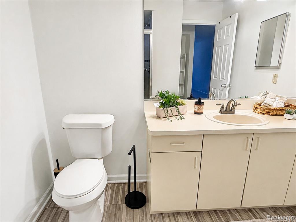 30450 Orchard Lake Road Property Photo 16