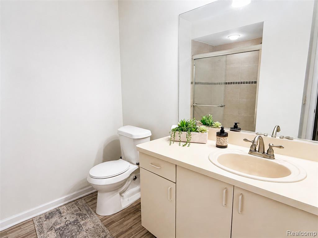 30450 Orchard Lake Road Property Photo 17