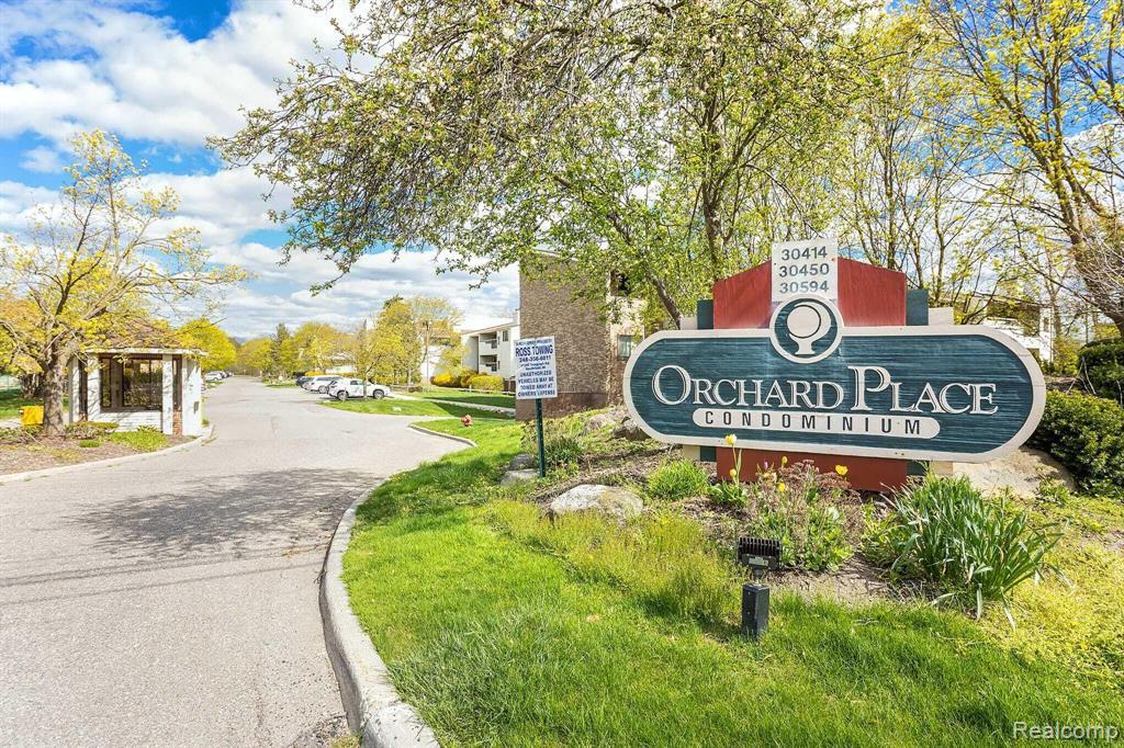 30450 Orchard Lake Road Property Photo 20