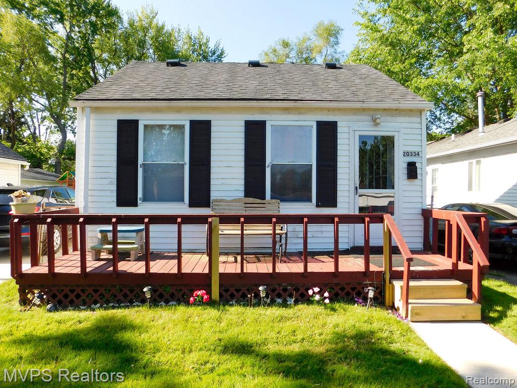 20334 E 8 Mile Road Property Photo 1