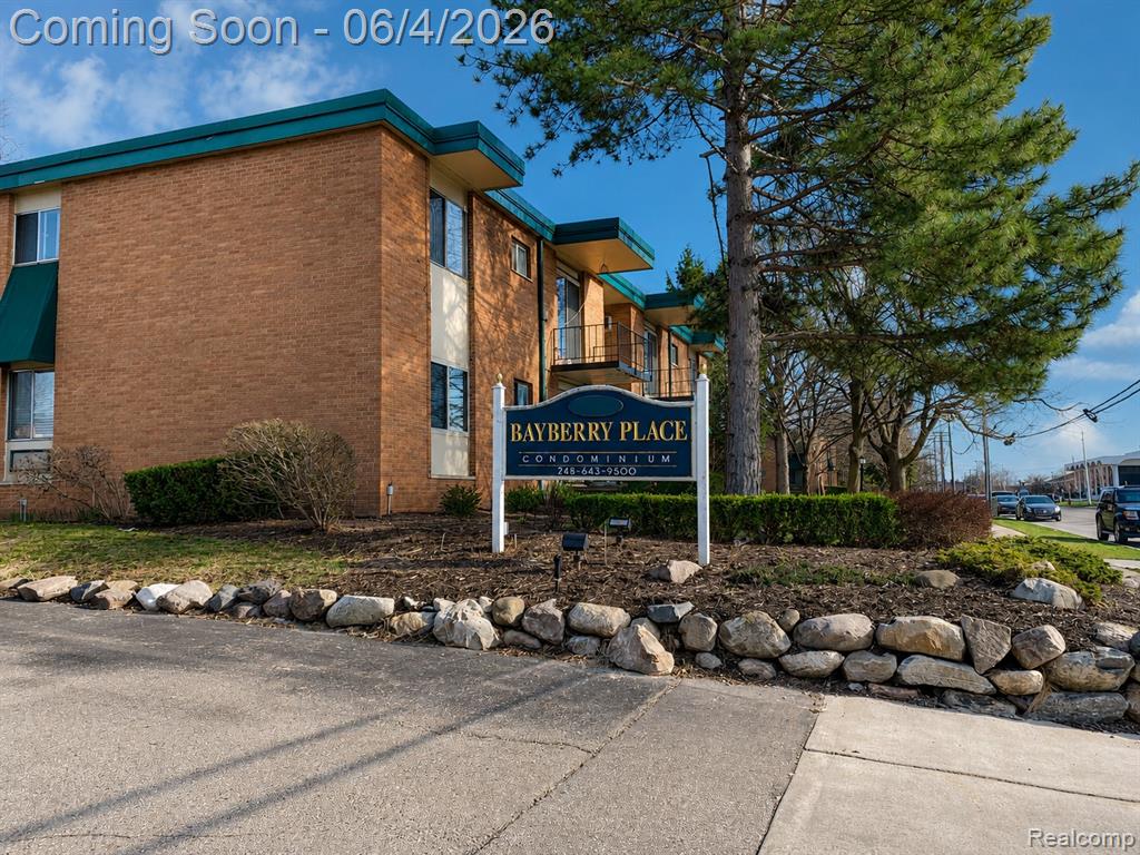 1880 Axtell Drive Property Photo 1