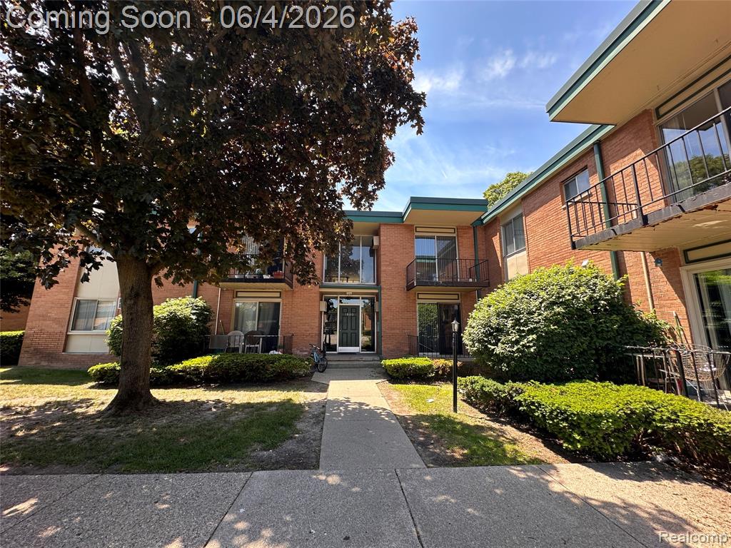 1880 Axtell Drive Property Photo 3