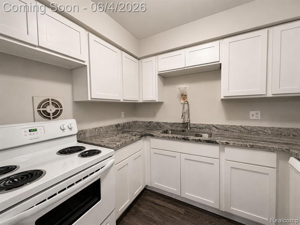 1880 Axtell Drive Property Photo 9
