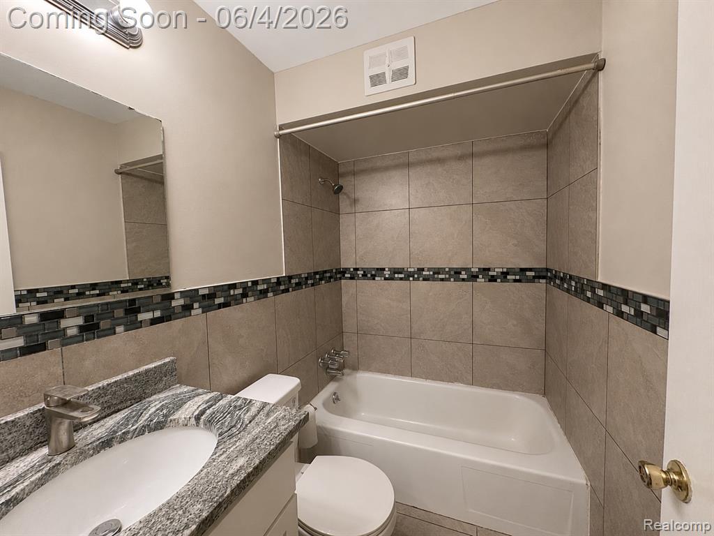 1880 Axtell Drive Property Photo 11