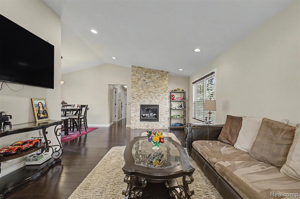 20872 E Glen Haven Circle Property Photo 6