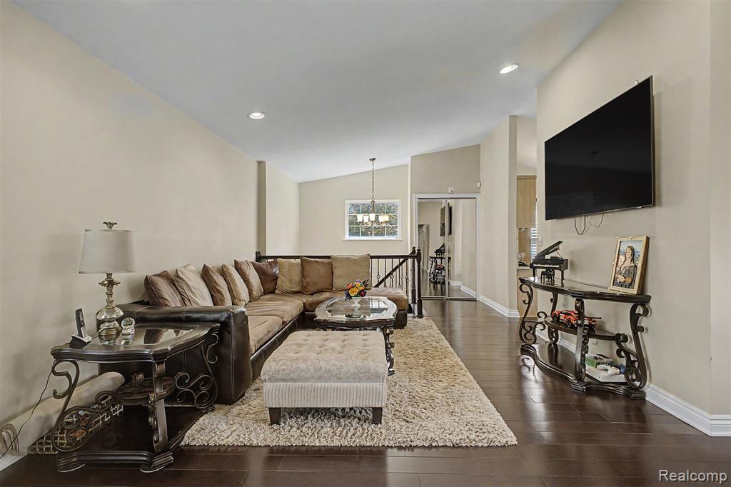 20872 E Glen Haven Circle Property Photo 8