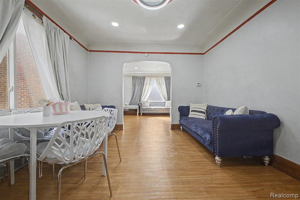 6808 Abington Avenue Property Photo 8