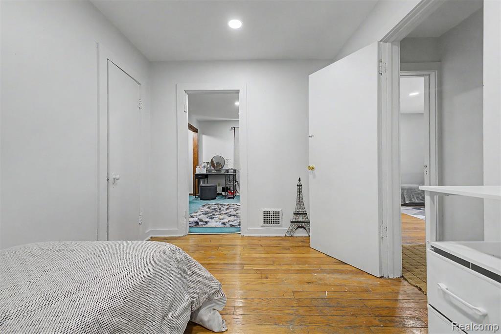 6808 Abington Avenue Property Photo 16