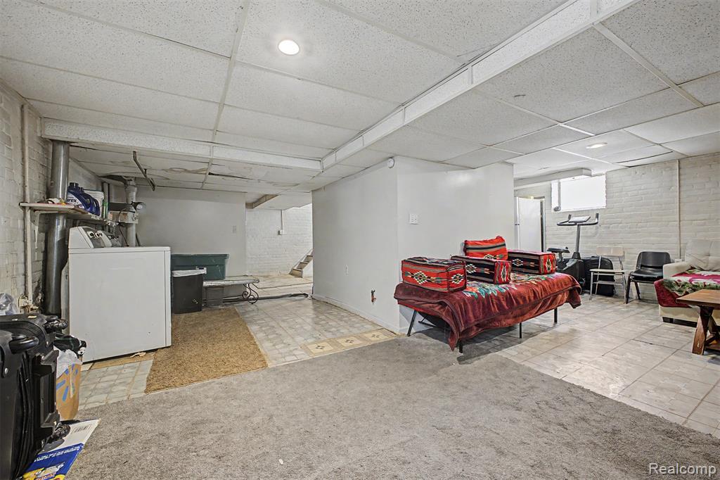 6808 Abington Avenue Property Photo 20