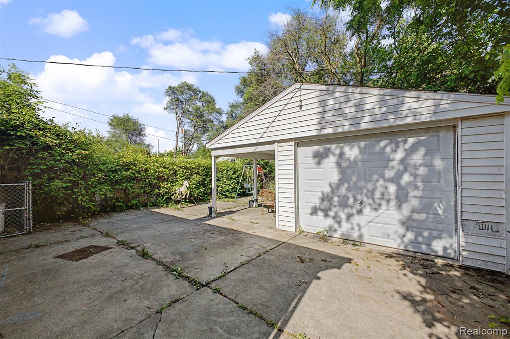 6808 Abington Avenue Property Photo 23