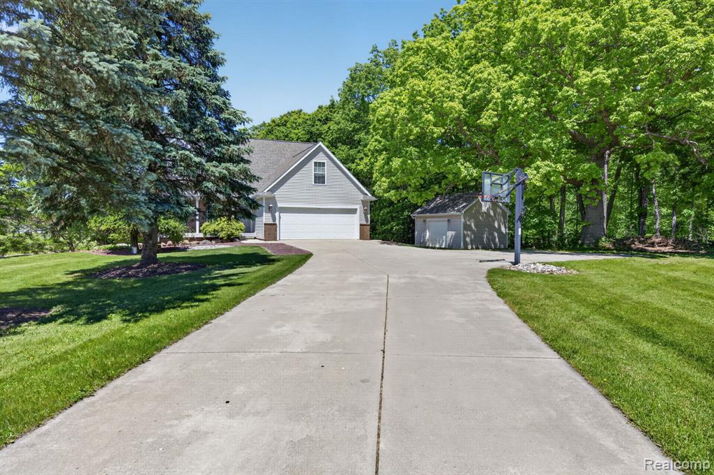 9055 Hegel Road Property Photo 5