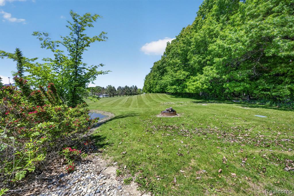9055 Hegel Road Property Photo 16