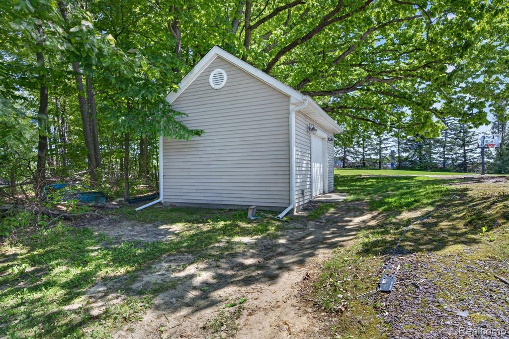 9055 Hegel Road Property Photo 17