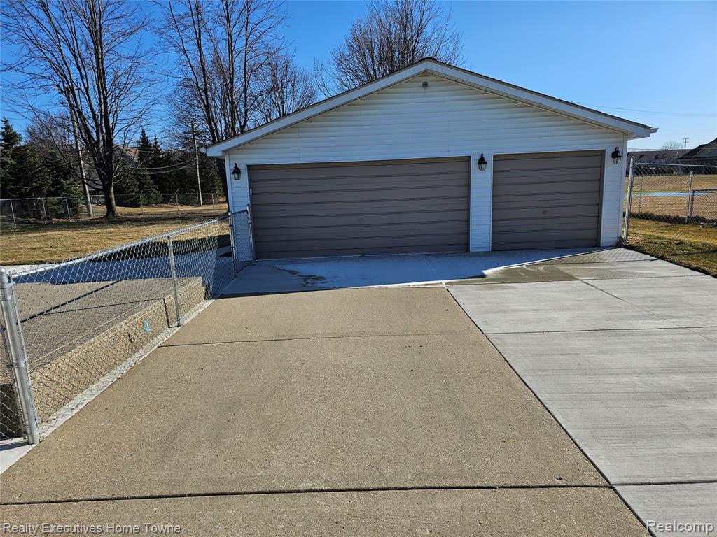 2458 Lindell Road Property Photo 16