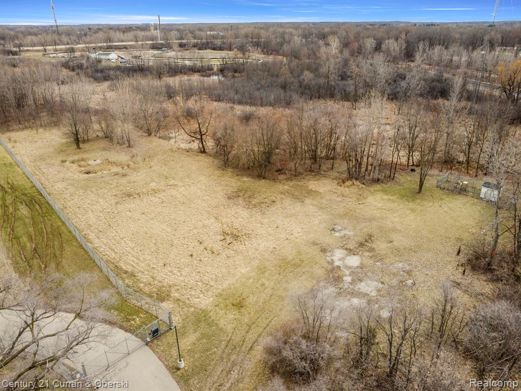 1139 S Dettman Road Property Photo 1