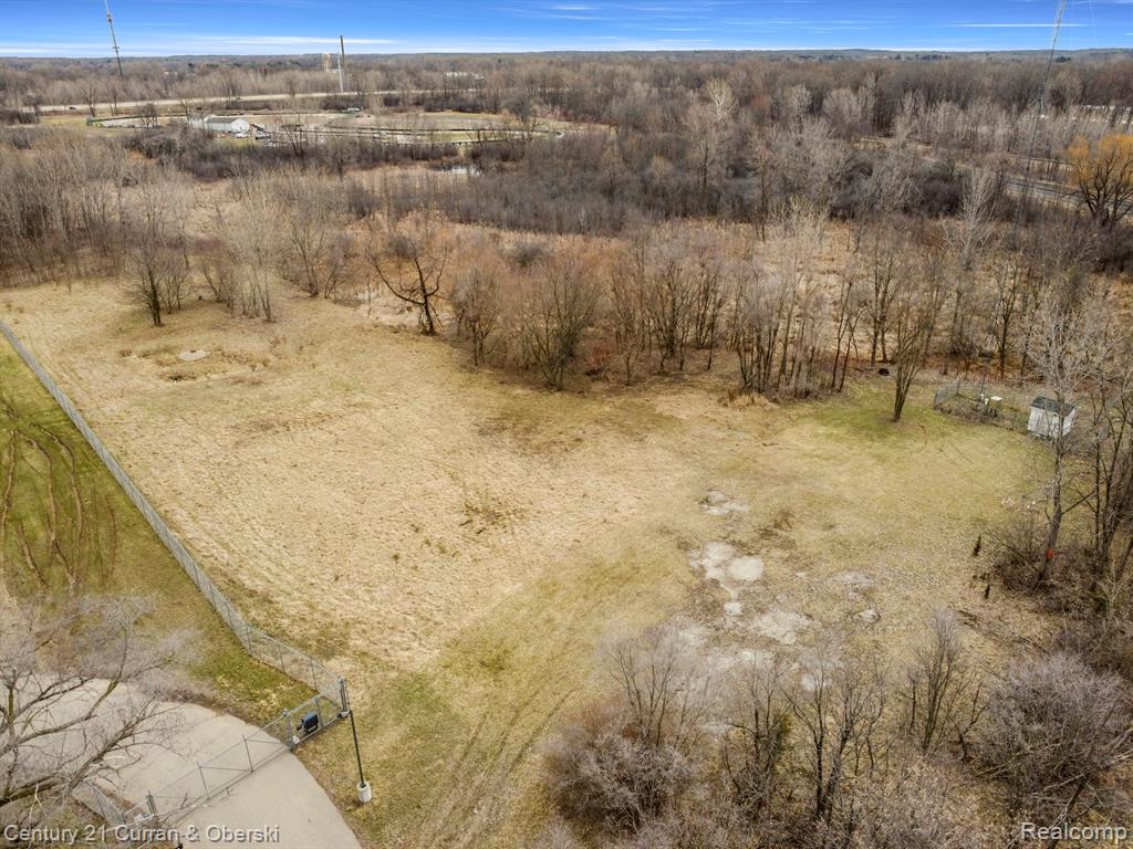 1139 S Dettman Road Property Photo 2