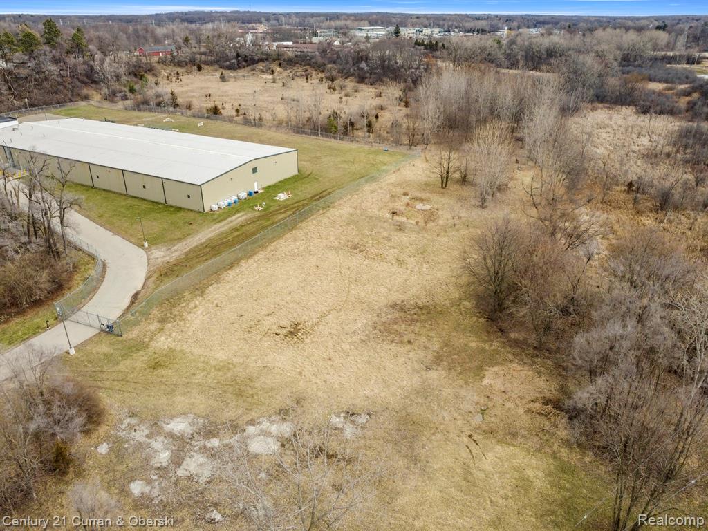 1139 S Dettman Road Property Photo 3