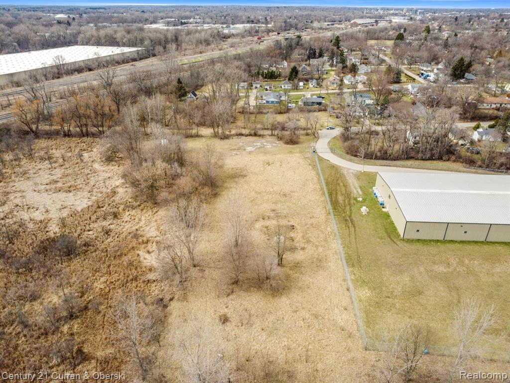 1139 S Dettman Road Property Photo 6
